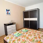 Апартаменти Sky Modern 1 Bedroom Apt W Free Parking *