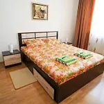 Sky Modern 1 Bedroom Apt W Free Parking Бухарест