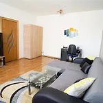 Sky Modern 1 Bedroom Apt W Free Parking *