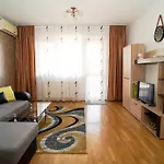 Апартаменти Sky Modern 1 Bedroom Apt W Free Parking