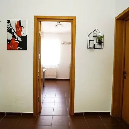 Apartamento Sky Modern 1 Bedroom Apt W Free Parking Bucarest
