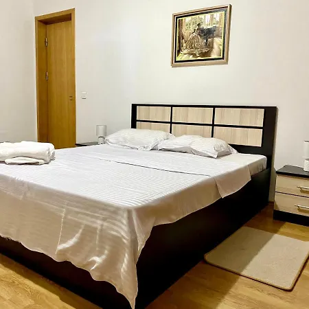 Sky Modern 1 Bedroom Apt W Free Parking * Bükreş