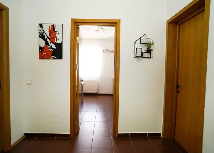 Appartement Sky Modern 1 Bedroom Apt W Free Parking Boekarest