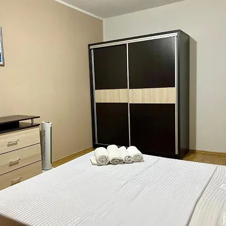 Sky Modern 1 Bedroom Apt W Free Parking Apartment